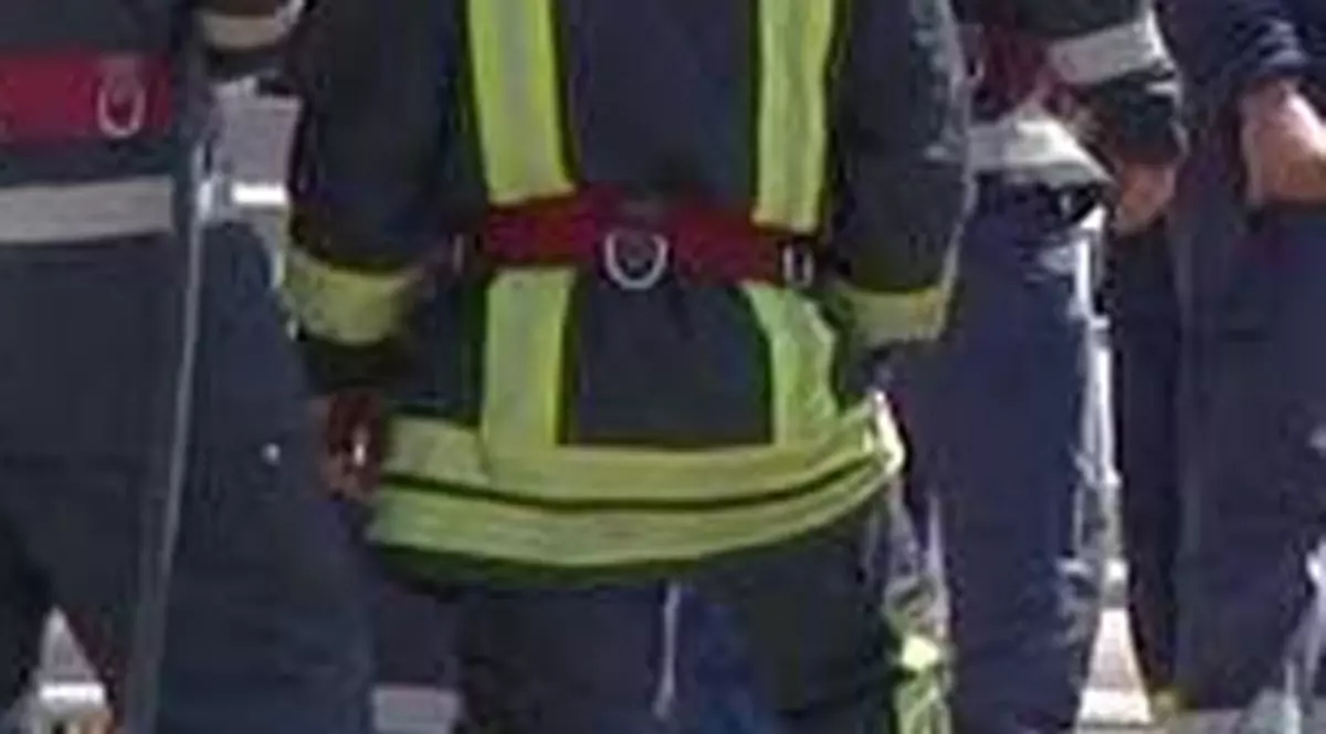 EXPLOZIE puternică într-un bloc din Floreşti, judeţul Cluj! 16 apartamente au fost avariate 