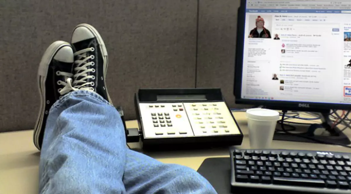 Eşti vânător de ”like-uri”? Departamentul de Stat al SUA a dat bani grei pentru asta