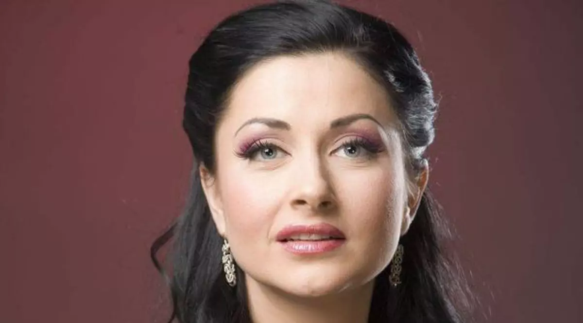 Ce o încălzeşte pe Gabi Cristea pe timp de vară!  | FOTO