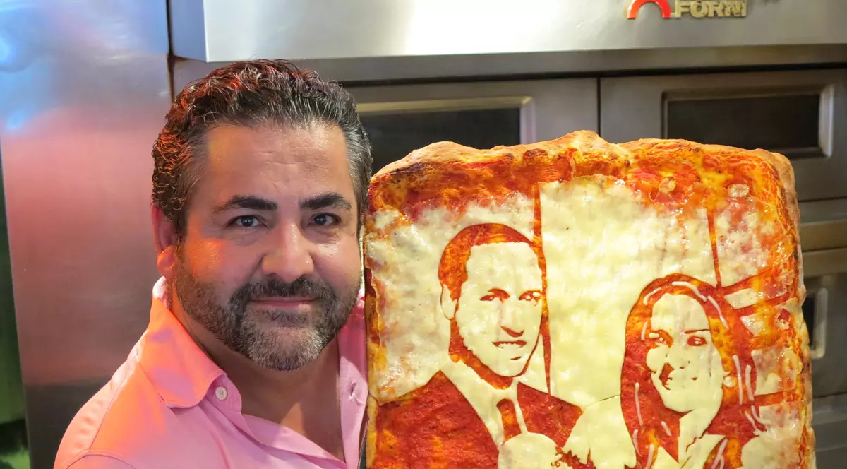 LIPSĂ DE IMAGINAŢIE, sau PROMOVARE a unui BRAND DE ŢARĂ? Uite cum au marcat italenii naşterea Prinţului George | FOTO