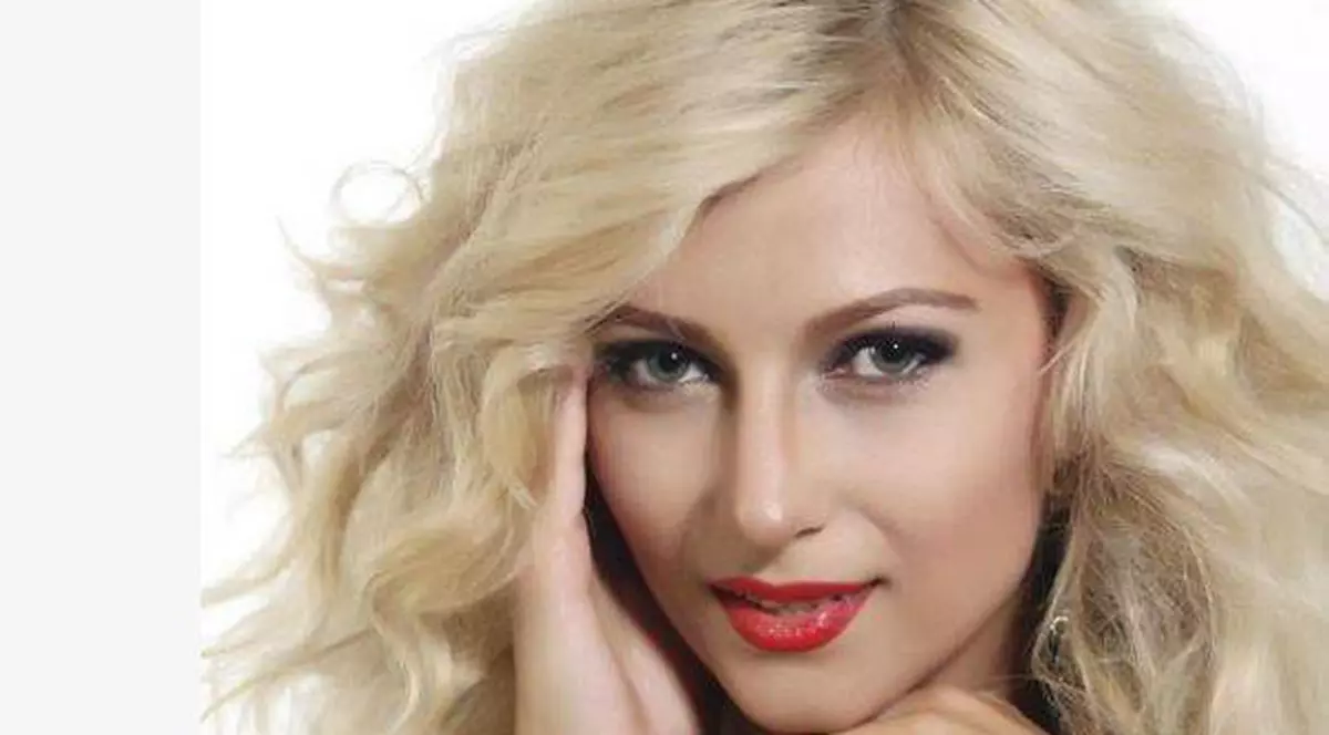 ÎNDUIOŞĂTOR PÂNĂ LA LACRIMI! Mesajul emoţionant pe care Lora i l-a transmis mamei ei! | FOTO