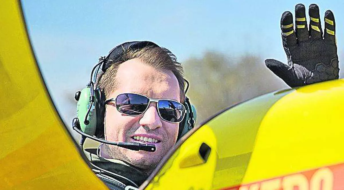 Voluntariatul, recunoscut ca experienţă profesională. Află ce deputat monden vrea să facă lege din asta! 