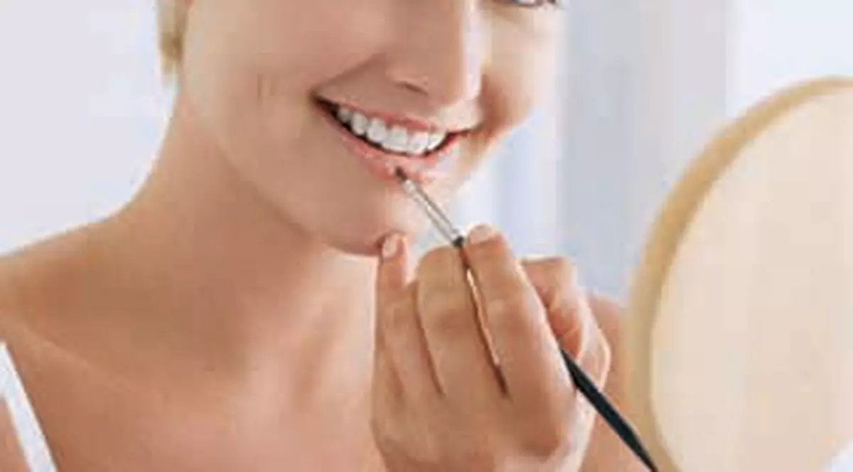 Machiajul buzelor în 5 paşi