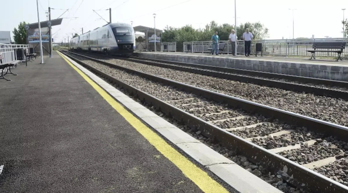Se întâmplă-n Bucureşti: Au făcut staţie de tren pentru un parc de distracţii