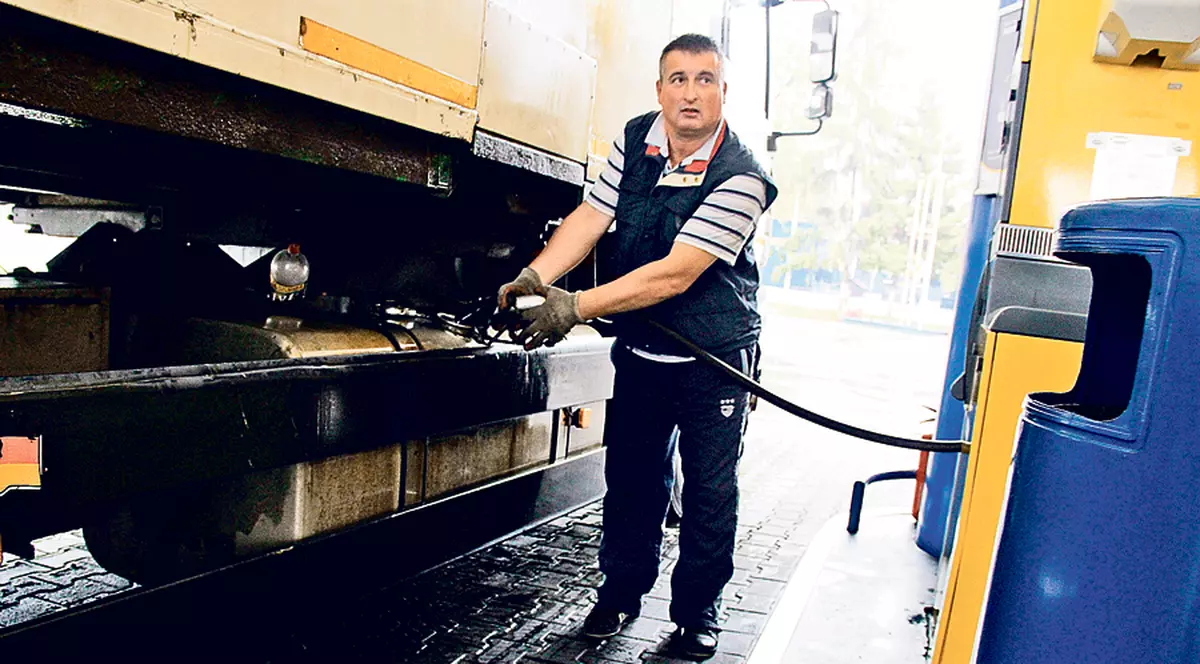 «Aici este cel mai ieftin carburant din ţară»