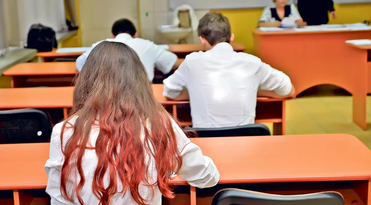 Au folosit aparatură de spionaj ca să copieze la bacalaureat