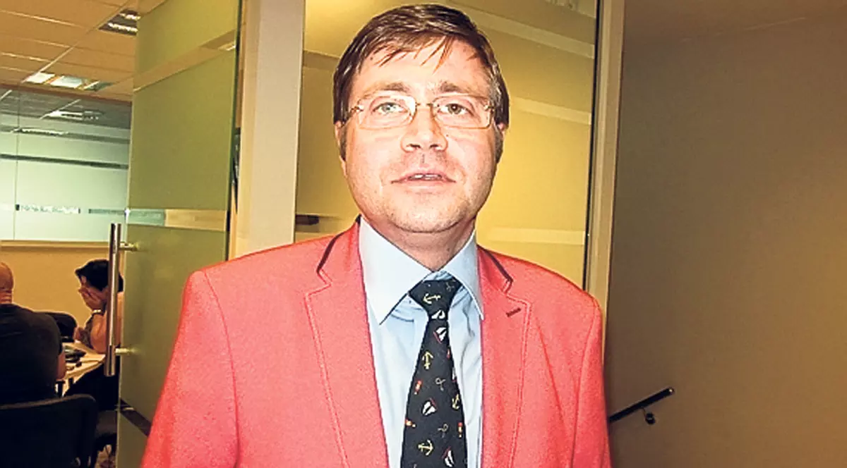 Becurile din Bucureşti vor lumina în funcţie de trafic