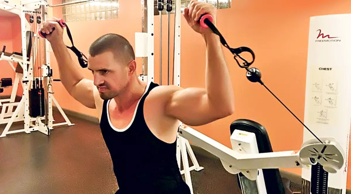 EXCLUSIV | Pavel Stratan şi-a încordat muşchii în turneul din America!