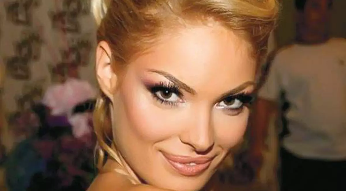 SECRETUL CORPULUI PERFECT al Valentinei Pelinel. Iată CE FACE MODELUL pentru un TRUP DE VIS