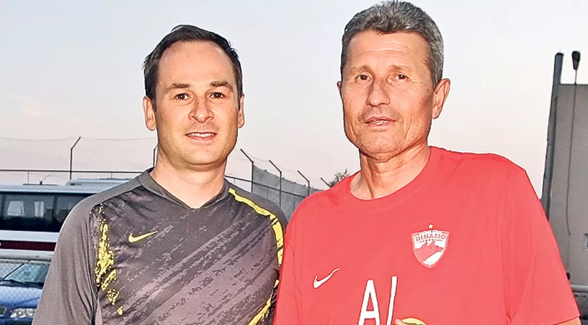 Mulţescu, bătut cu racheta de Negoiţă