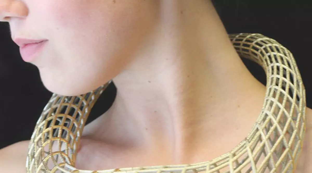 Tu ai purta AŞA CEVA? Vezi cum arată BIJUTERIILE cu HAMSTERII ŞI PUI VII! FOTO