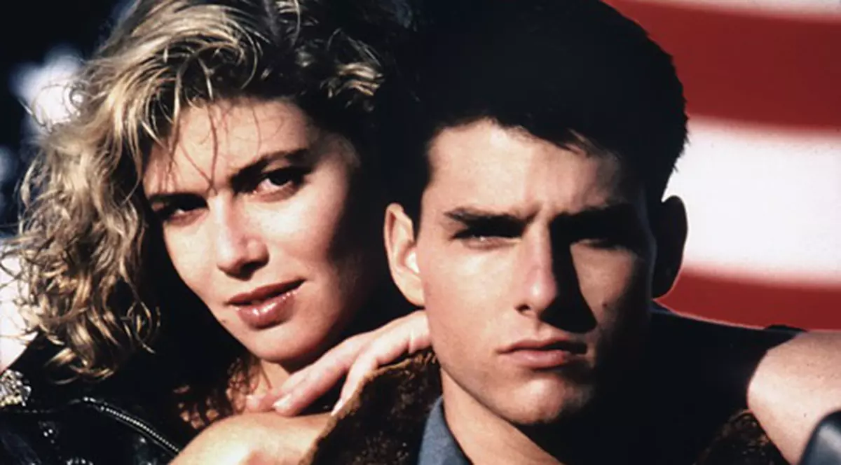 Tom Cruise s-a îndrăgostit de ea, dar dacă ar vedea-o acum s-ar SPERIA! Vezi cum arată vedeta feminină din "Top Gun" şi de ce a ajuns LESBIANĂ! FOTO