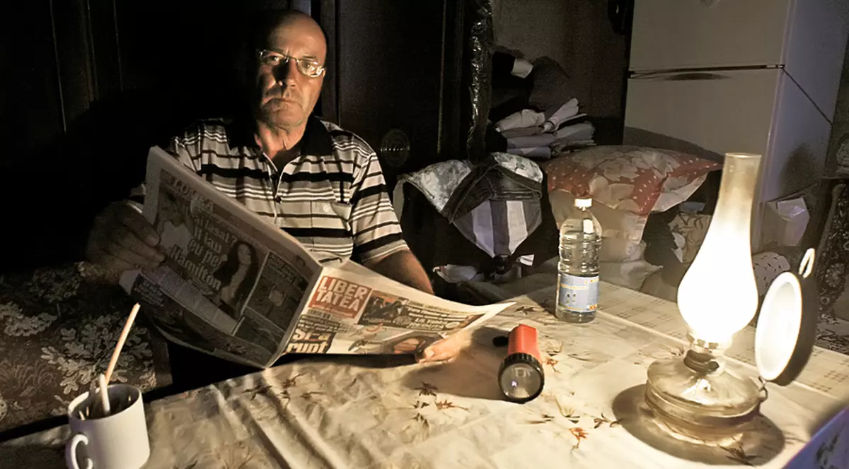 INCREDIBIL! Într-un sat de lângă Bucureşti se trăieşte ca în Evul Mediu!