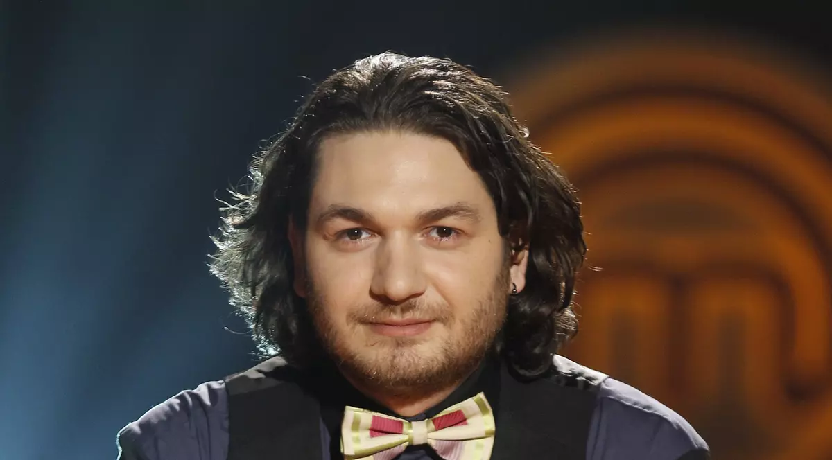 Chef Florin Dumitrescu se pregăteşte de botez! Vezi ce VEDETE îi vor năşi fetiţa!