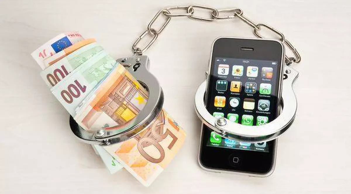 ŞTIREA CARE TE VA SPERIA: Cum influenţează smartphone-ul modul în care îţi faci cumpărăturile