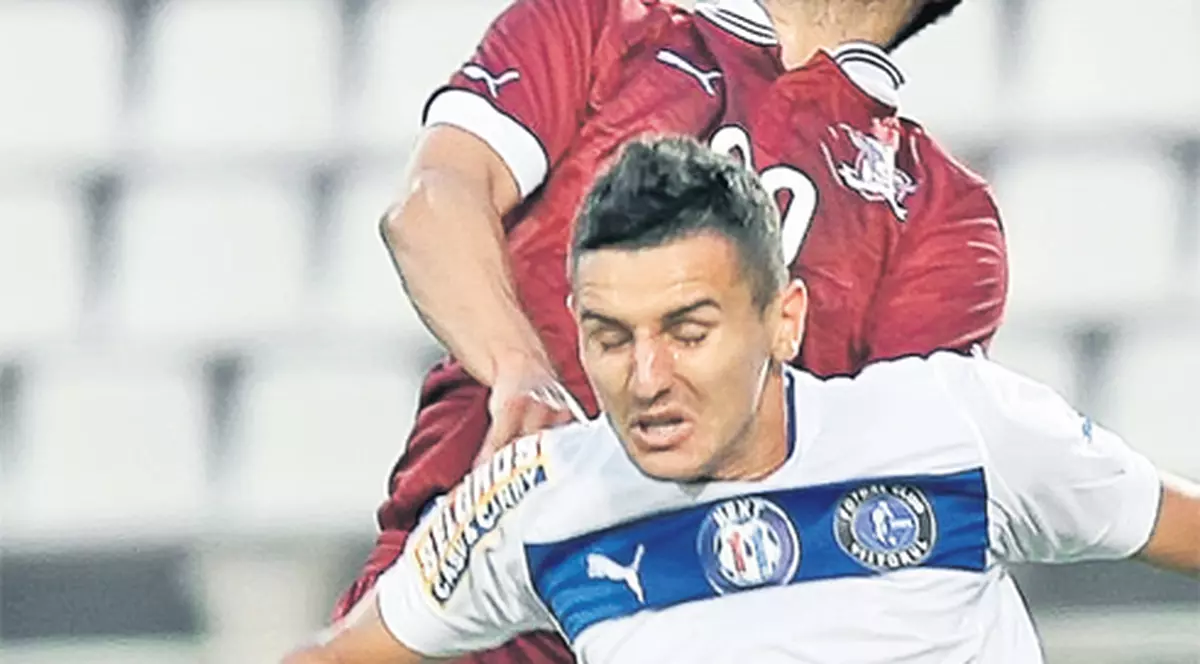 La Rapid sunt şefi noi şi probleme vechi. N-au mai văzut bani de 5 luni!