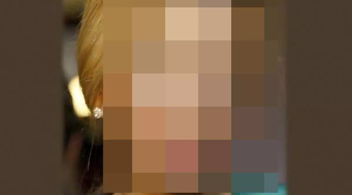 ESTE CELEBRĂ, dar MĂNÂNCĂ LA "ÎMPINGE TAVA"