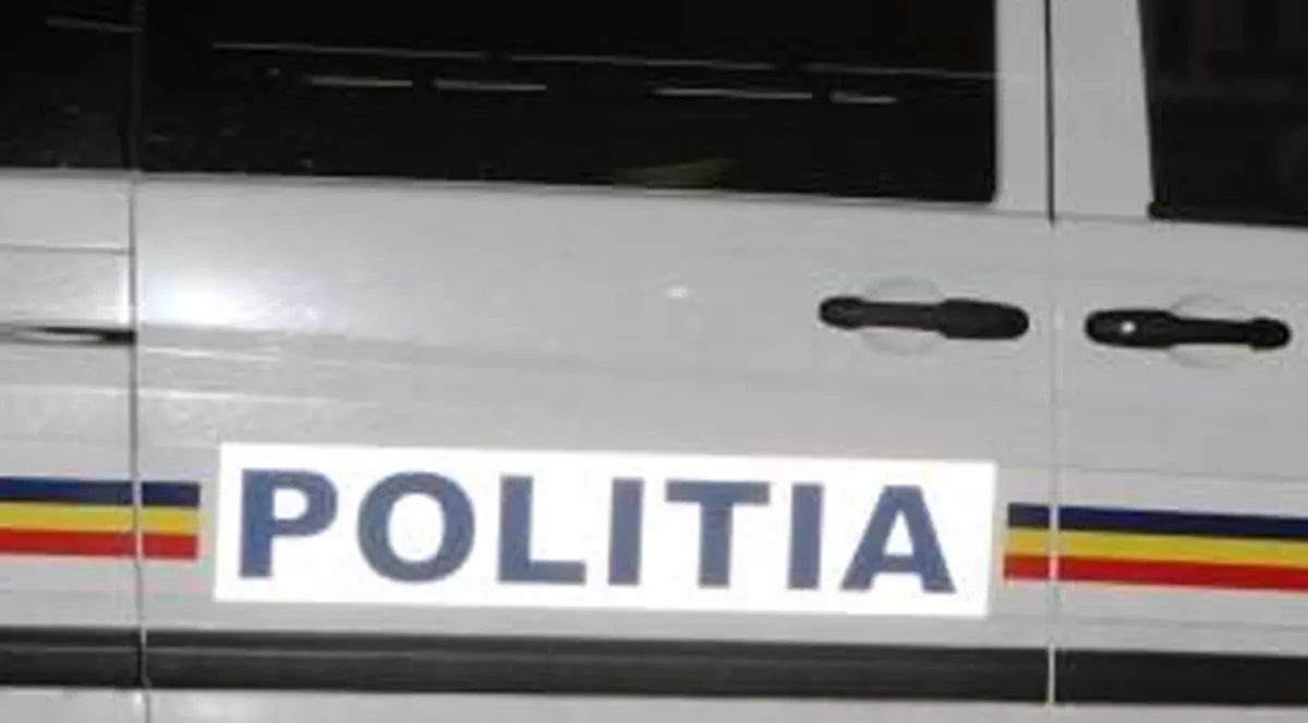 BĂTAIE CA-N VESTUL SĂLBATIC, într-un fast-food din Iaşi! 