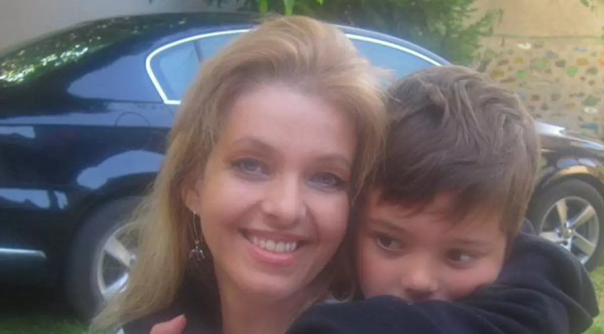 Bianca Brad, clipe grele departe de băieţelul ei! 