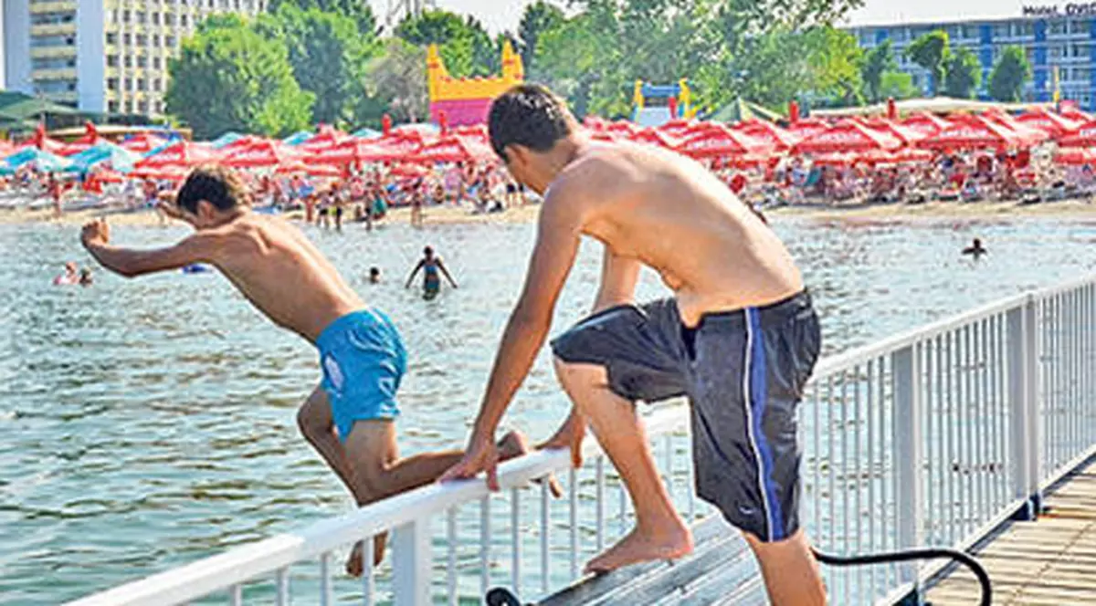 Este bătaie pe cazare la mare! Românii dau năvală pe Litoral în weekend, aşa că hotelierii au umflat şi mai mult preţurile