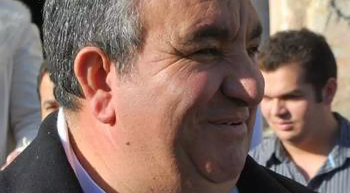 FLORIN CIOABĂ A MURIT | AUTOPROCLAMATUL REGE AL ROMILOR era PENTICOSTAL, dar a profitat de legile ETNIEI la 14 ANI, când s-a ÎNSURAT