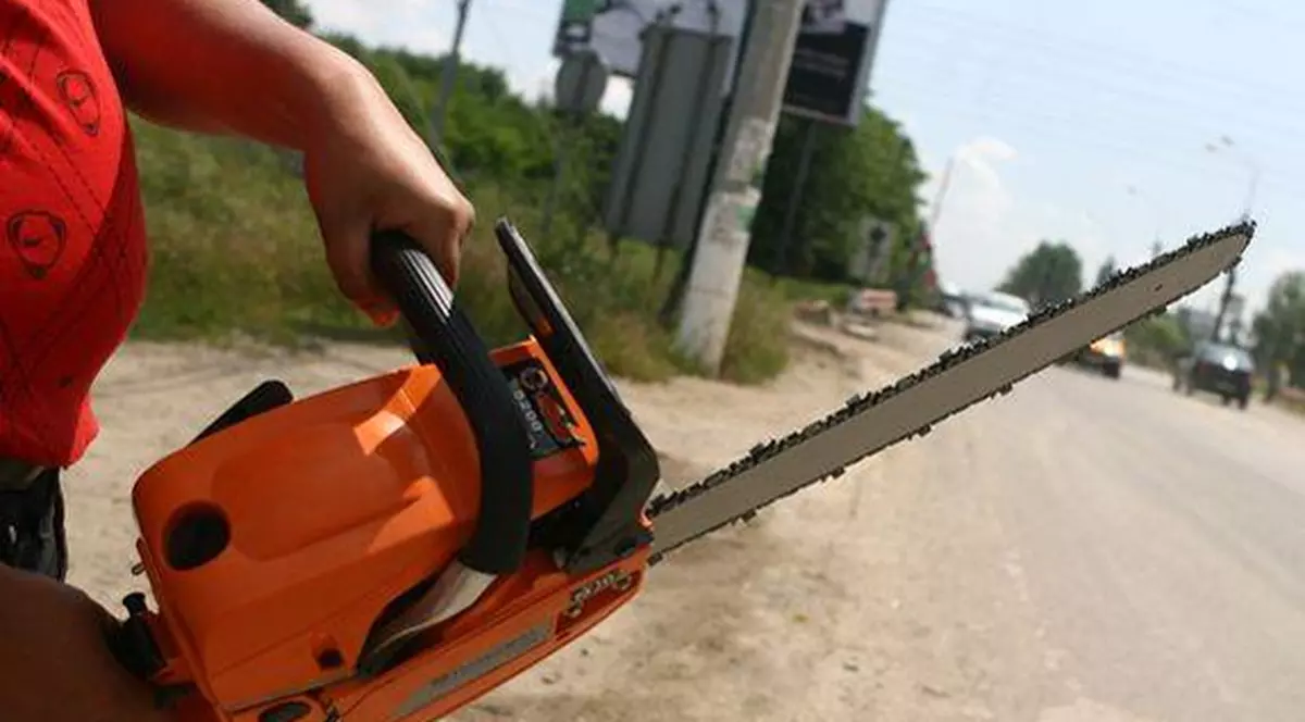 Primar anchetat după ce a luat mită două drujbe