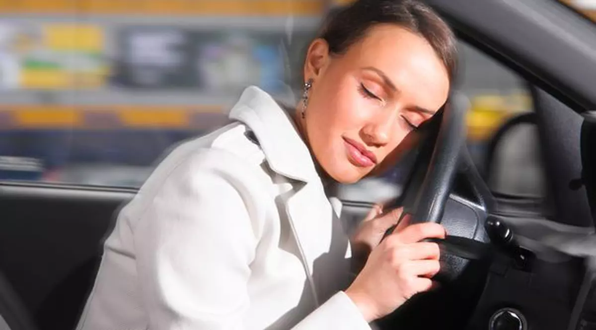 Şoc: a condus 300 de kilometri... dormind! 