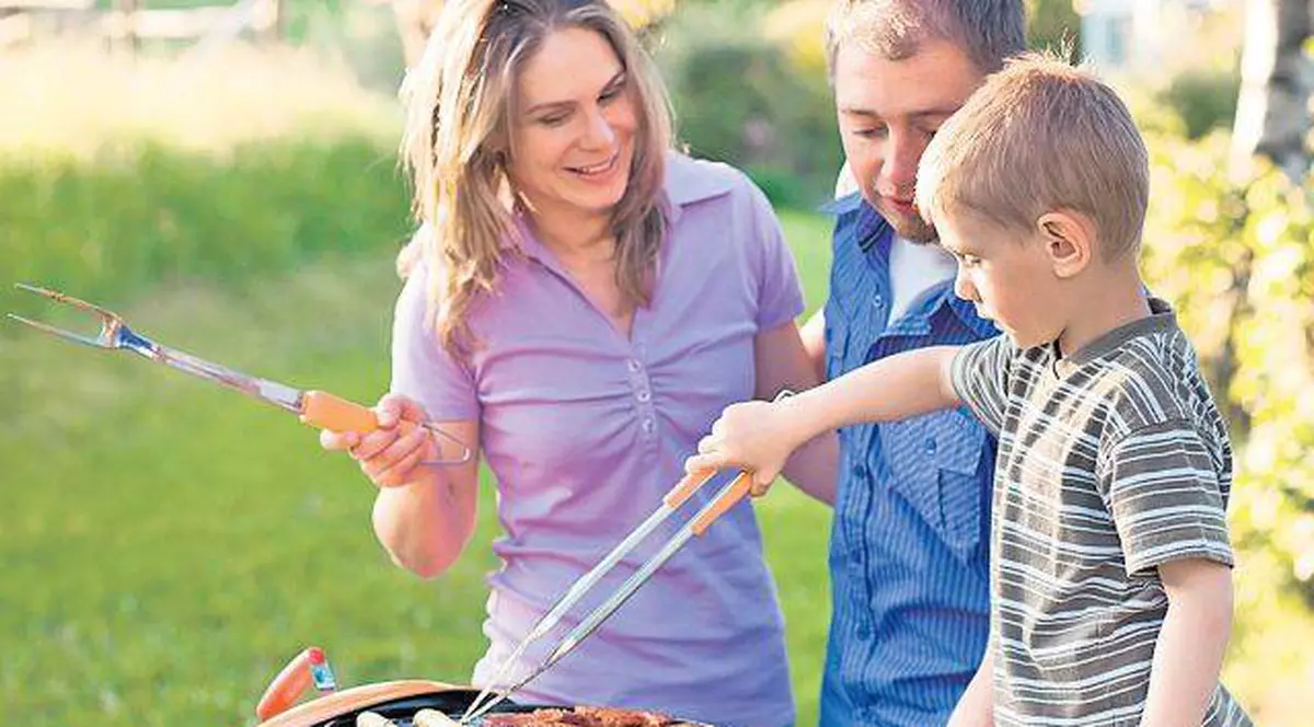 Grătarul devine ca nou dacă e curăţat cu oţet. Află şi alte utilizări ale acestui aliment.