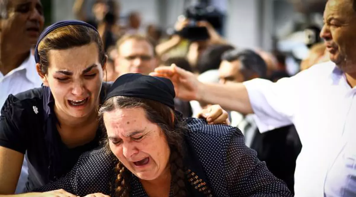 IMAGINI INEDITE. "Regele" Florin Cioabă, VEDETĂ ÎN MAREA BRITANIE. Uite CUM S-A VĂZUT ÎNMORMÂNTAREA în Regat