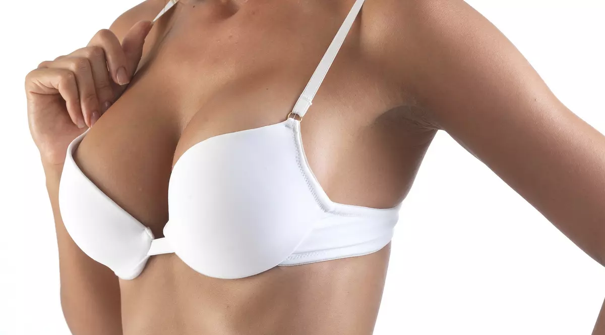 Cauţi FEMEIA PERFECTĂ? Nu azi, pentru că stă ÎNCHISĂ ÎN CASĂ. Uite CINE ESTE