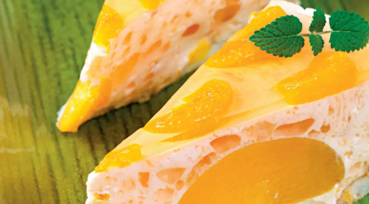 Prăjitură cu piersici