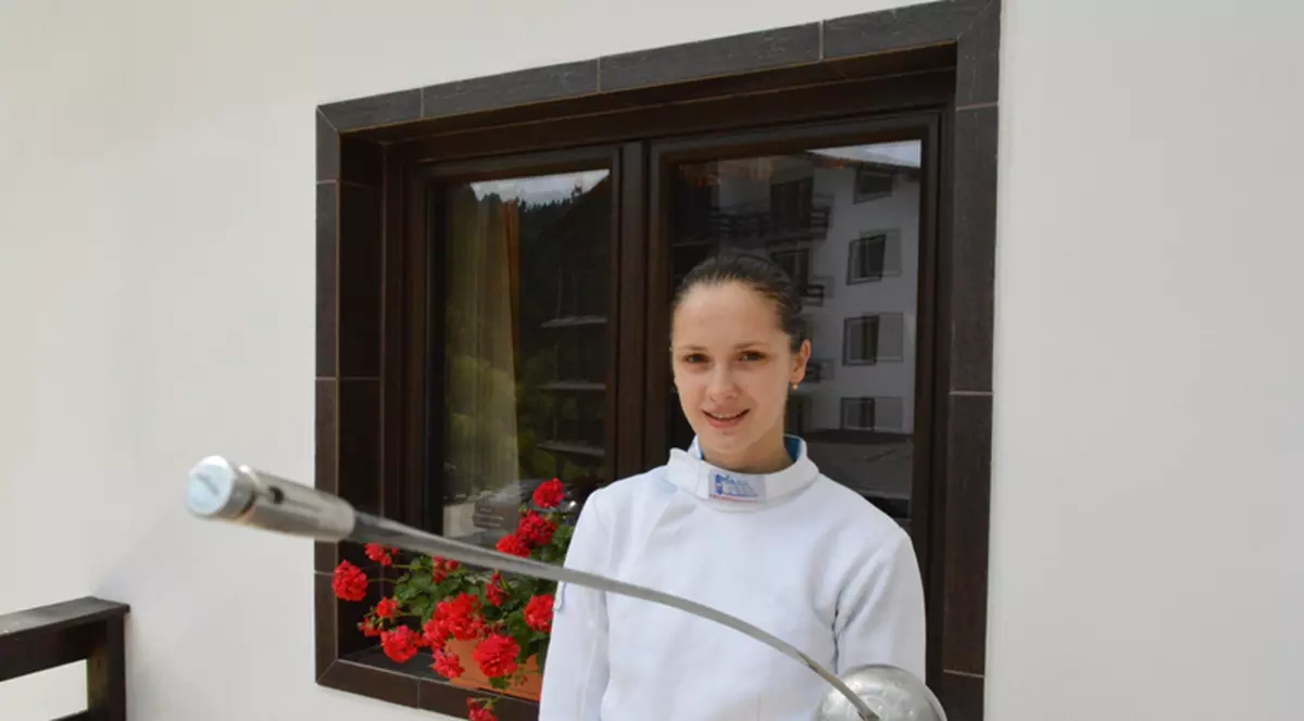 Simona Pop e optimistă înaintea CM de scrimă: ”Medalia de la Universiadă mi-a dat un plus de încredere!”