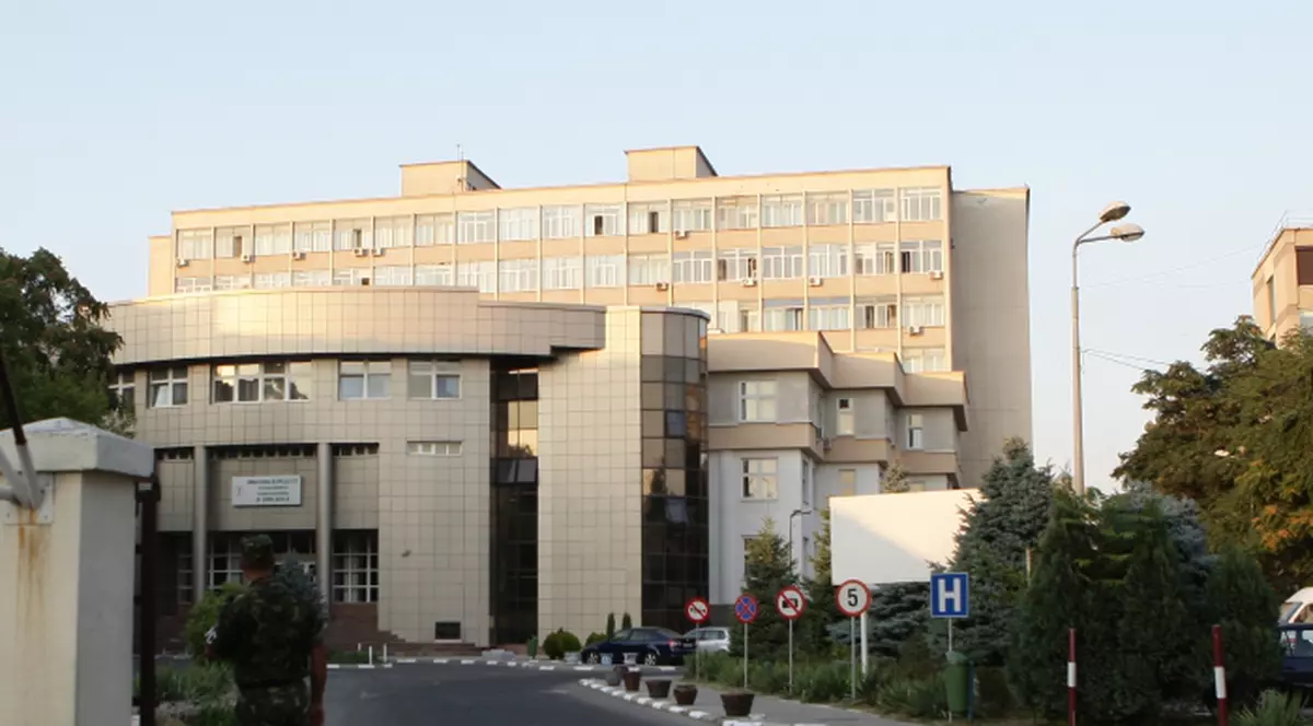 Transplant parţial de cornee, în premieră la Spitalul Militar din Capitală