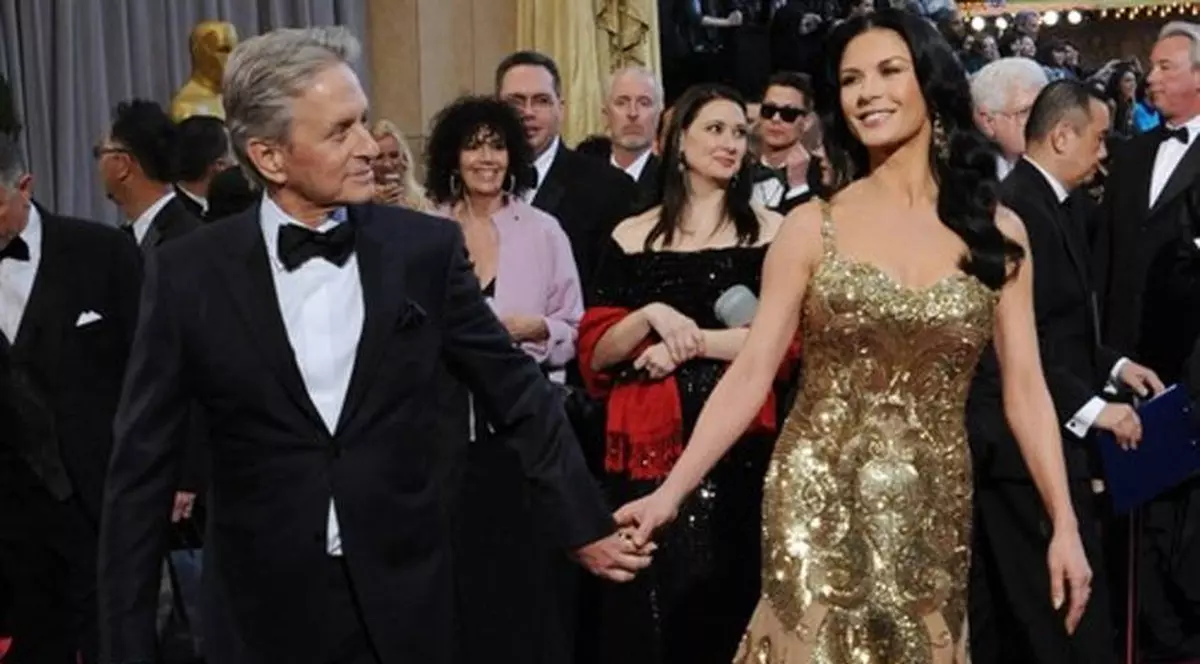 Divorţ urât între Michael Douglas şi Catherine Zeta-Jones: «Dacă nu avea ea boli transmisibile sexual, eu nu făceam cancer»