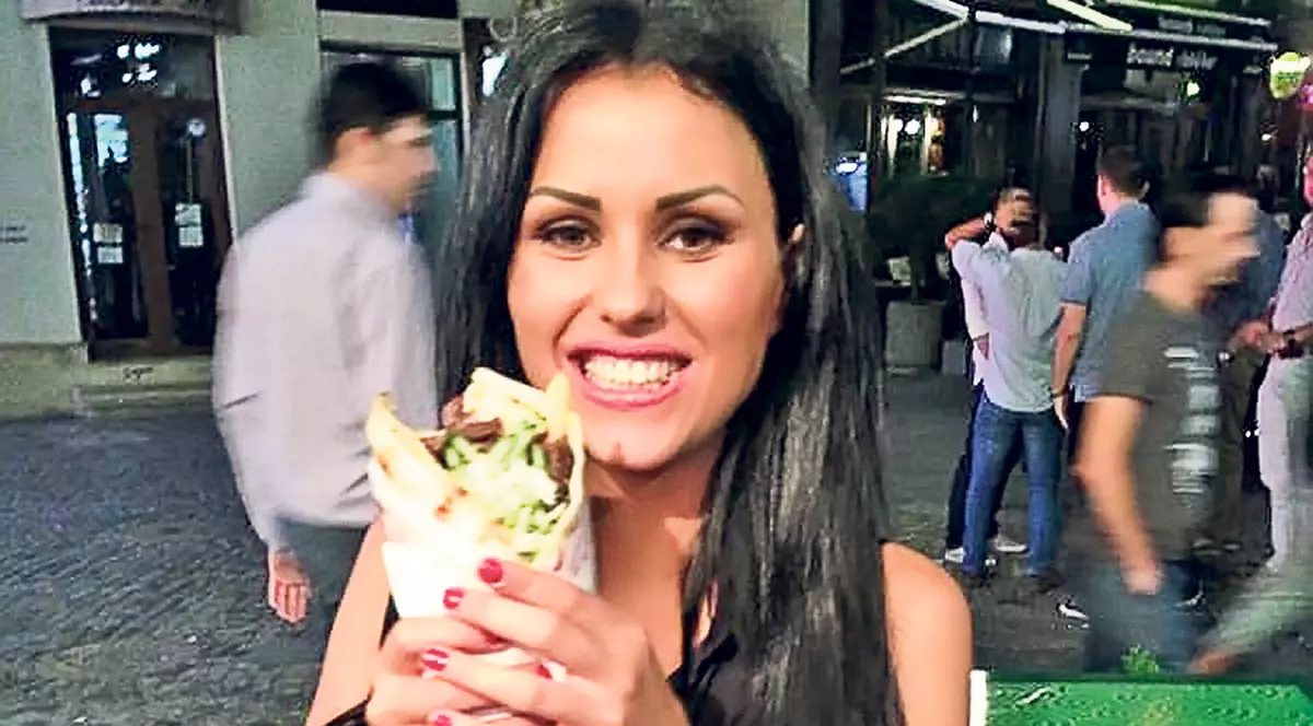 Bună rău Cruduţa asta! Uite ce dietă are, dar nu se îngraşă!