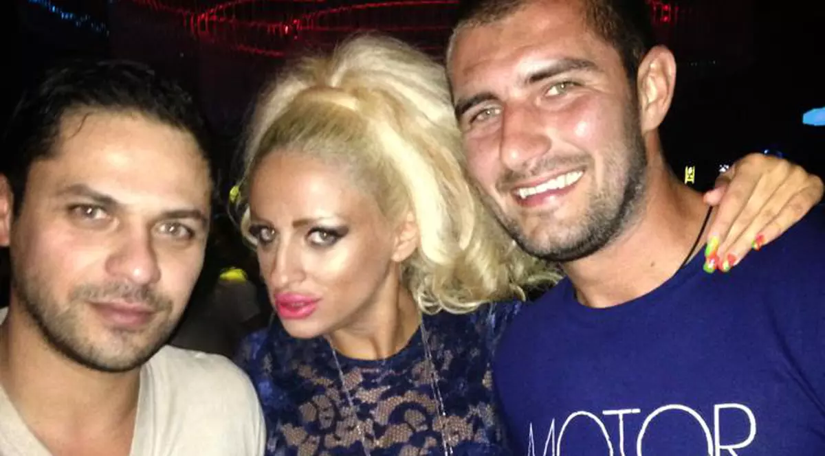 Uite ce bine se distrează Augustin Viziru şi Cătălin Cazacu în cluburile din Mamaia!