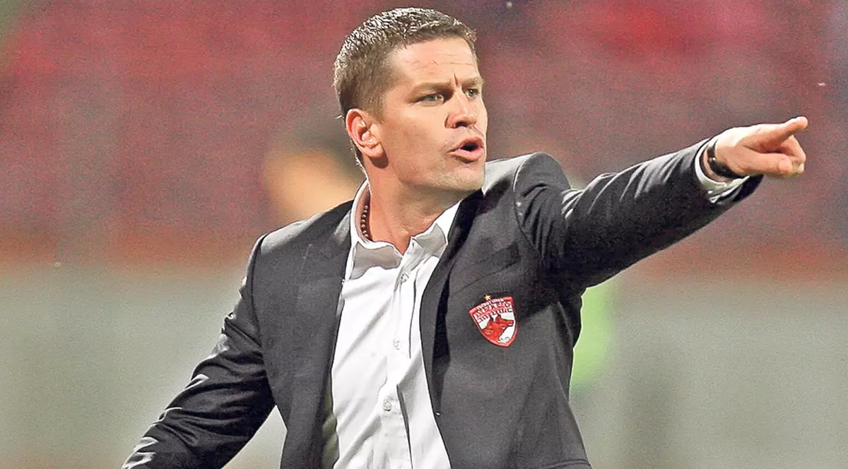 Imun la «viruşi»! Antrenorul Flavius Stoican a debutat cu o victorie la Dinamo | Dinamo - Sănătatea Cluj: 4 - 0 