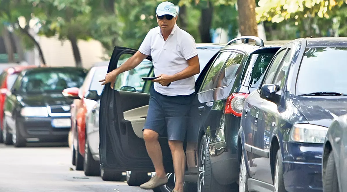 EXCLUSIV | Geoană, nevastă-ta știe unde te-ai dus așa camuflat? FOTO