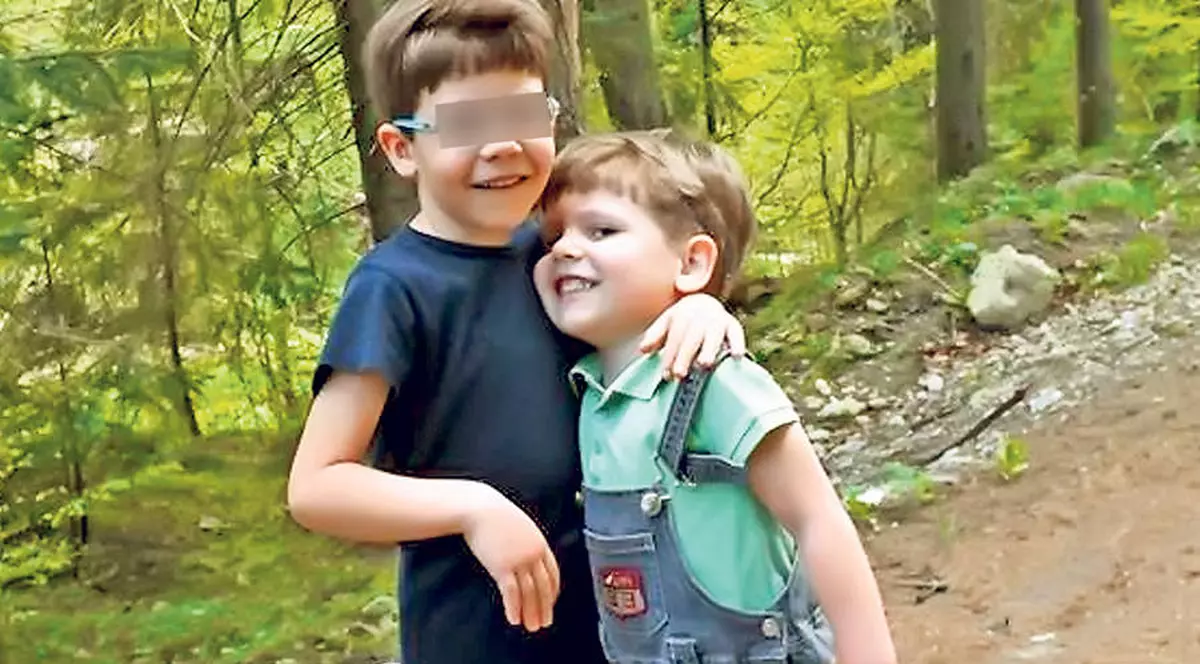 CUTREMURĂTOR! Fratele copilului ucis de câini l-a DESENAT pe Ionuţ FĂRĂ CAP!