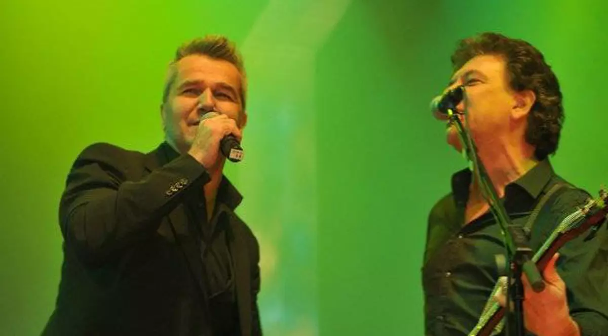 Vezi cel mai nou clip al formaţiei Holograf: «Roua dimineţii»! VIDEO