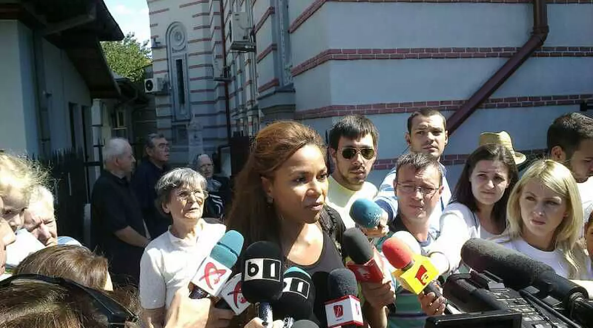 Nadine, REVOLTATĂ LA CĂPĂTÂIUL micuţului Ionuţ