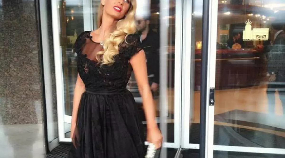 ANDREEA BĂNICĂ, O DIVĂ BLONDĂ LA ROMANIAN MUSIC AWARDS!