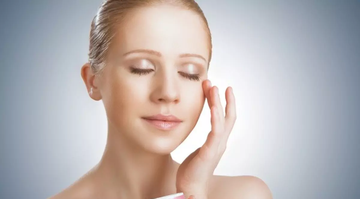 Top 3 produse bio pentru îngrijirea tenului acneic
