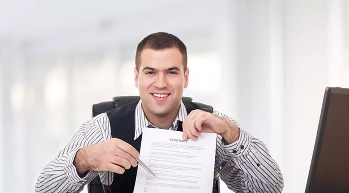 Cea mai mare ȚEAPĂ din contractul cu firma de telefonie, internet sau cablu. Cât te pot obliga de fapt să le fii client!