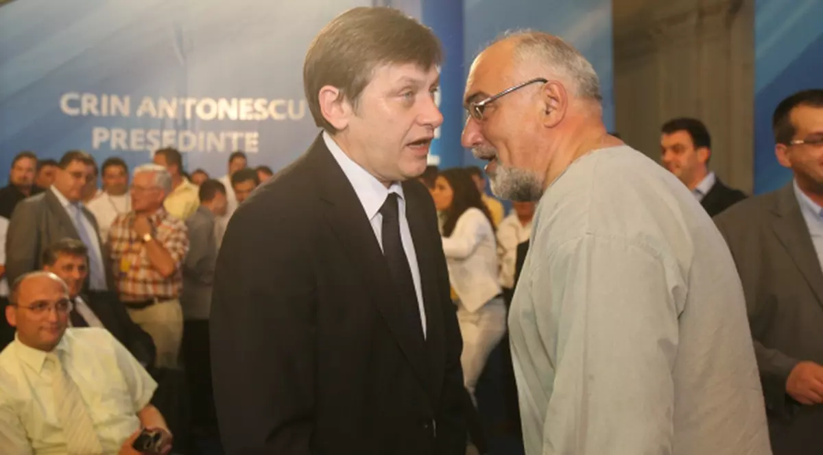 Crin Antonescu sare în apărarea lui Varujan Vosganian: „Cred cu tărie în nevinovăţia lui”