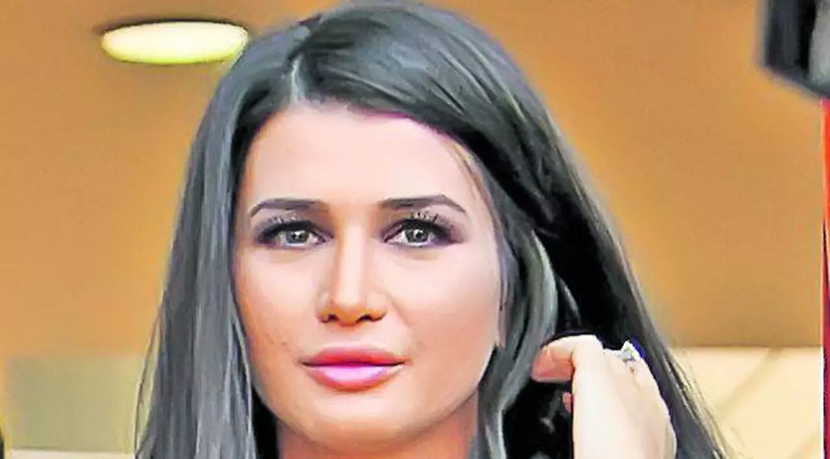 Uite CE SUMĂ A PLĂTIT ELENA BĂSESCU, pentru a sta în rezervă, la spital!