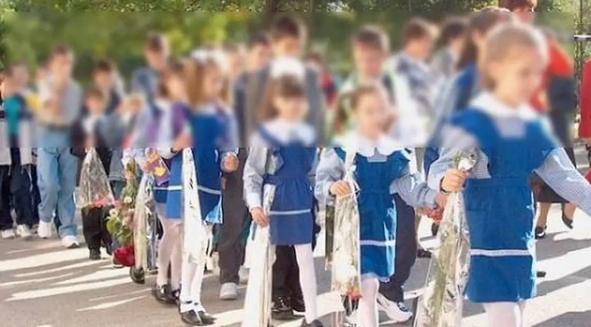 Elevii, MONITORIZAŢI CU CAMERE VIDEO, în preajma şcolilor din Ploieşti