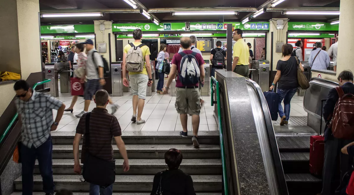 BĂRBAŢII europeni sunt MAI ÎNALŢI decât în secolul XIX. Uite CU CÂT AU CRESCUT în 100 de ani