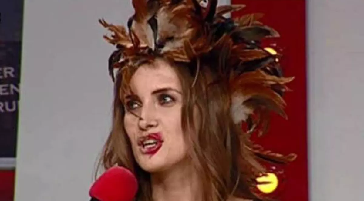 S-A "ÎMPĂNAT" bine, acum A AJUNS SUBIECT DE RÂS. Iulia Albu, PARODIATĂ de un CELEBRU PREZENTATOR TV
