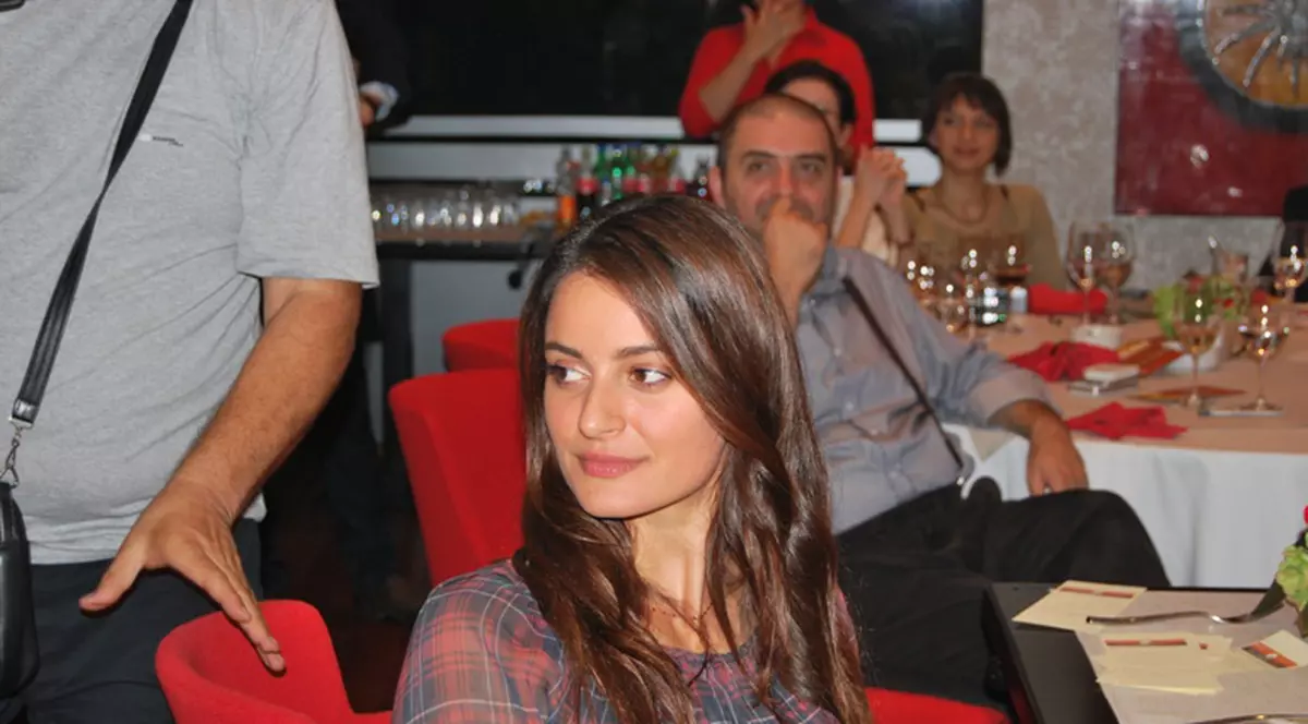 Lolo, sora lui Catrinel Menghia, a fost cobai pentru Miţă de la ”Bere Gratis”